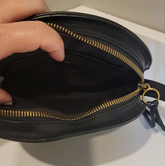 MADEWELL BLACK LEATHER CIRCLE CROSSBODY - Picture 3 of 9